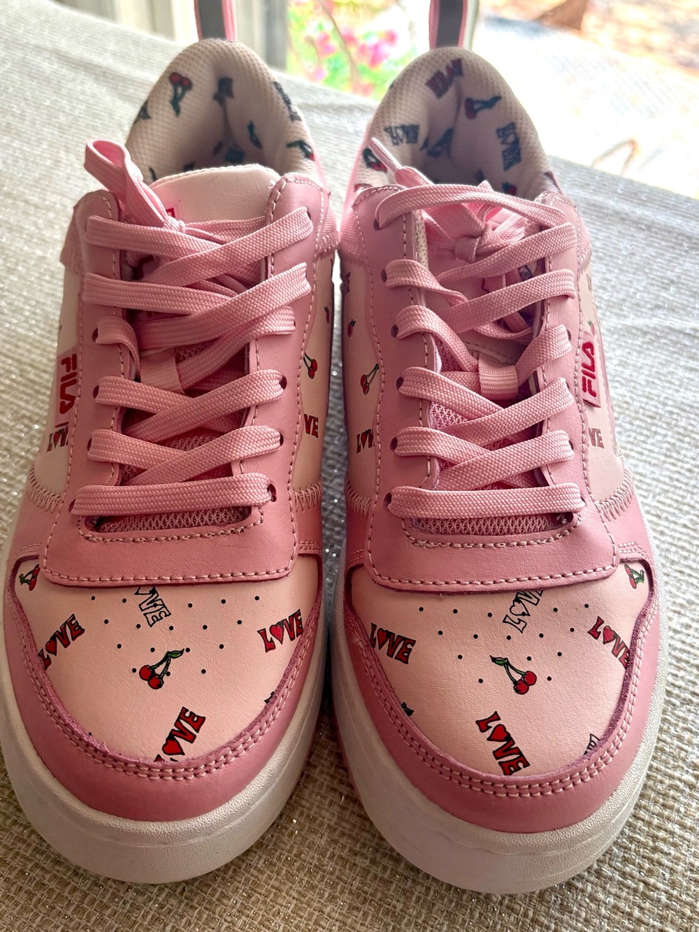 New Limited Edition FILA Pink Cherry Love Accent Women's Sneakers Shoes size 8